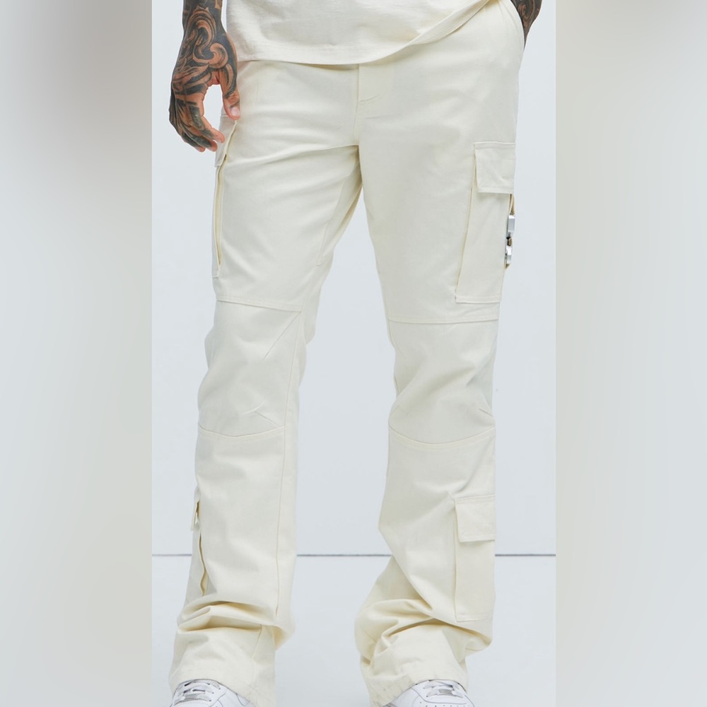 Off White, Fashion Nova, Flare Cargo jeans.